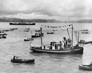 1600 Commercial salmon fishing at Astoria Oregon