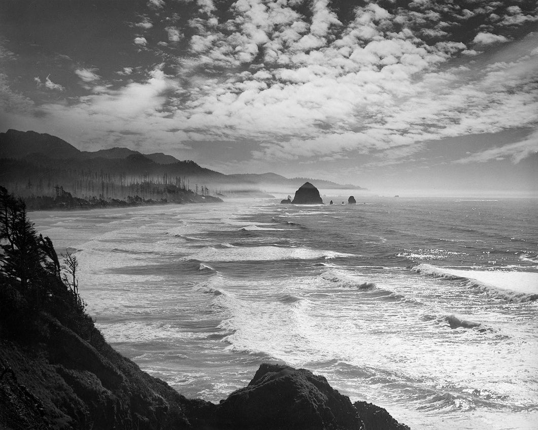 1899A 1930s view of Cannon Beach and Haystack Rock