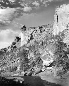 3331 Monkey Face Rock among the spires of Smith Rocks