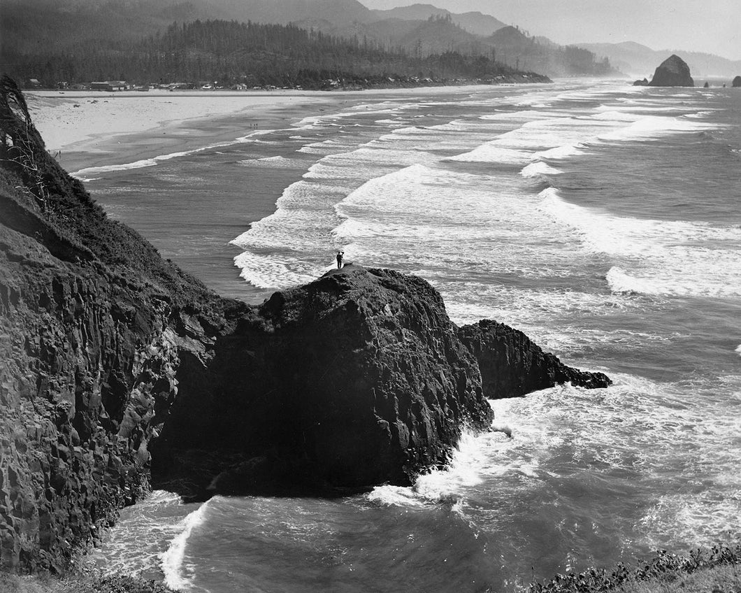 3970A 1930s view of Cannon Beach and Haystack Rock
