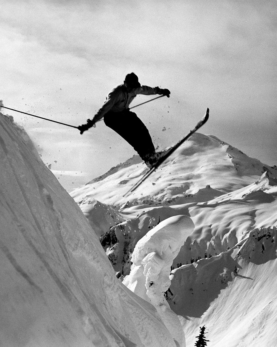 4257B Peter Garret over Mt Baker