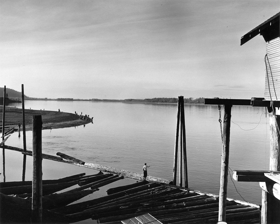 6270A Fishing on the Columbia River