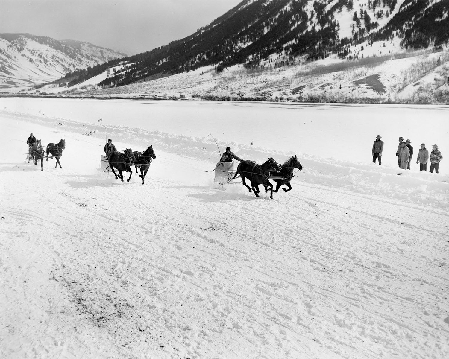 Cutter Races Jackson Hole – The Ray Atkeson Image Archive