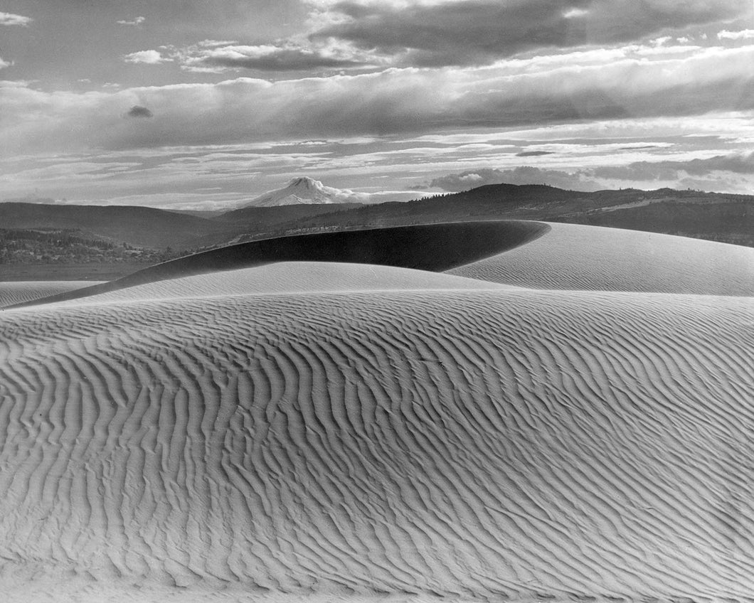 693 Mt Hood and the Sand Dunes of the Columbia River