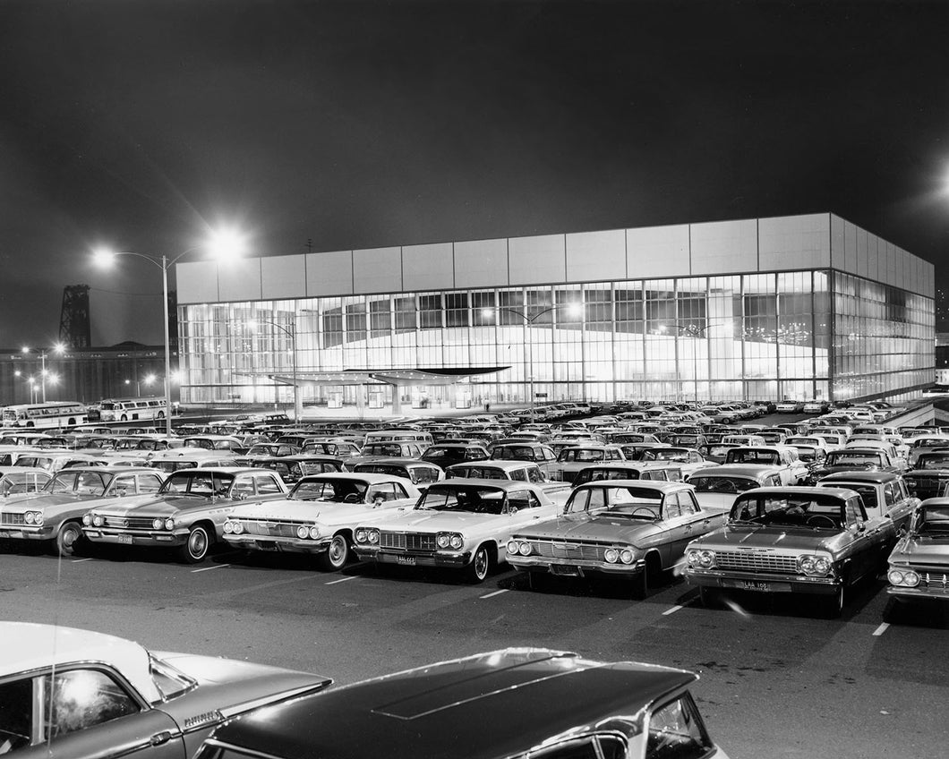 8045A Memorial Coliseum