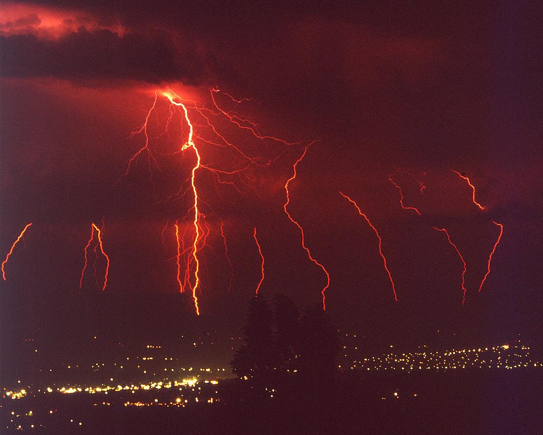 OR33 Time exposure of lighting strikes 3272